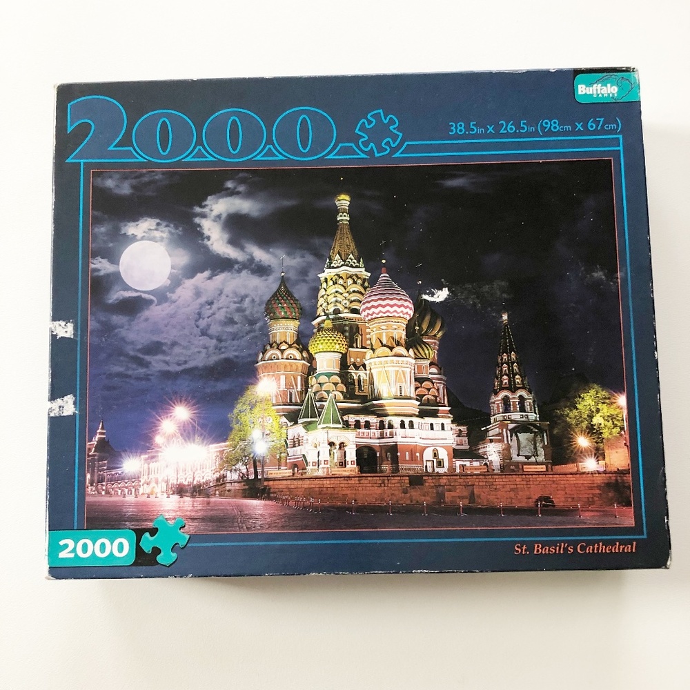 Buffalo Games "St Basil's Cathedral" Jigsaw Puzzle 2000 pc -- 38.5"x26.5"
